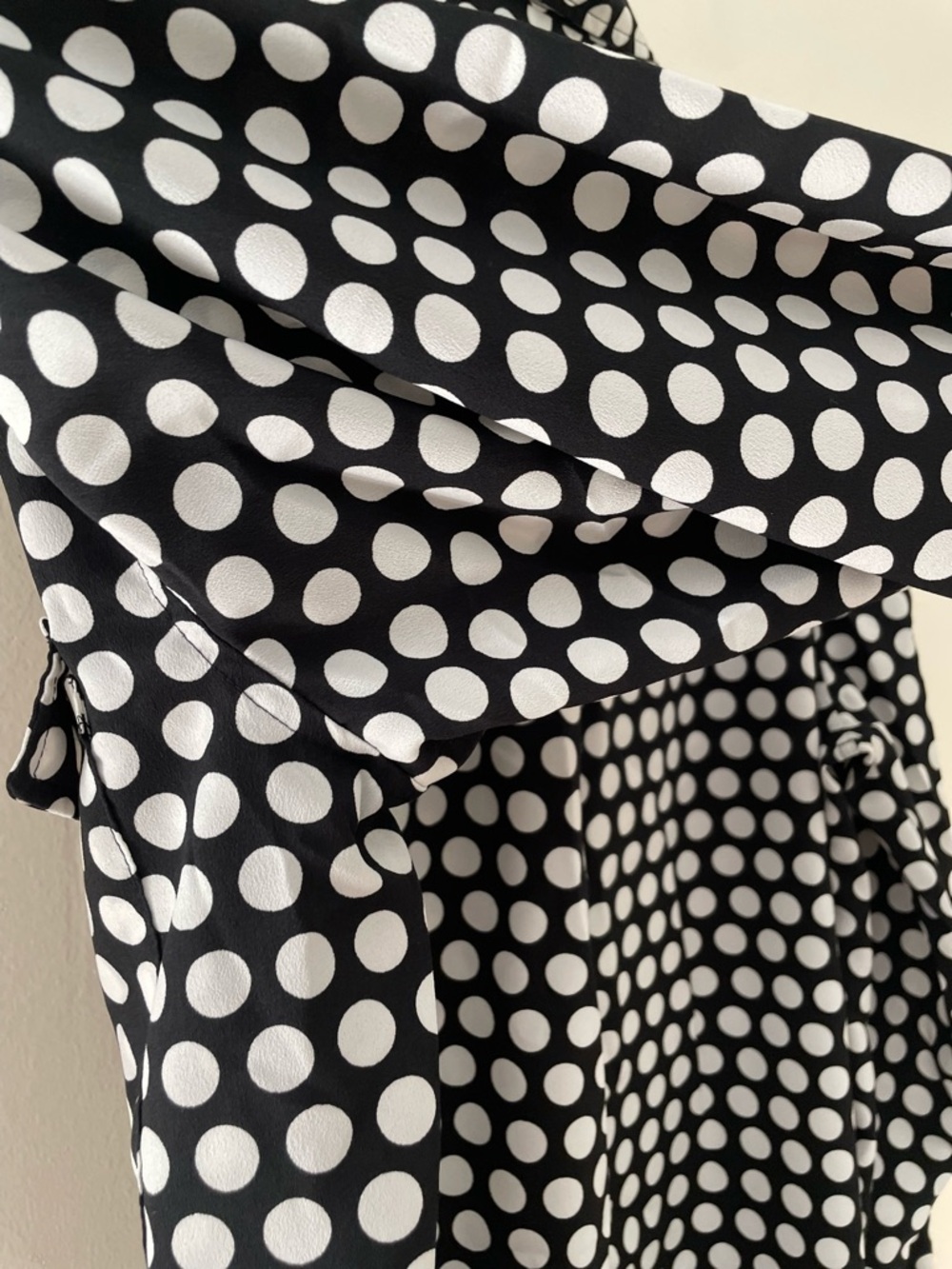 NWOT! Women’s Tommy Hilfiger Clip Black/White Polka Dot Button Down Blouse Large - Picture 9 of 15